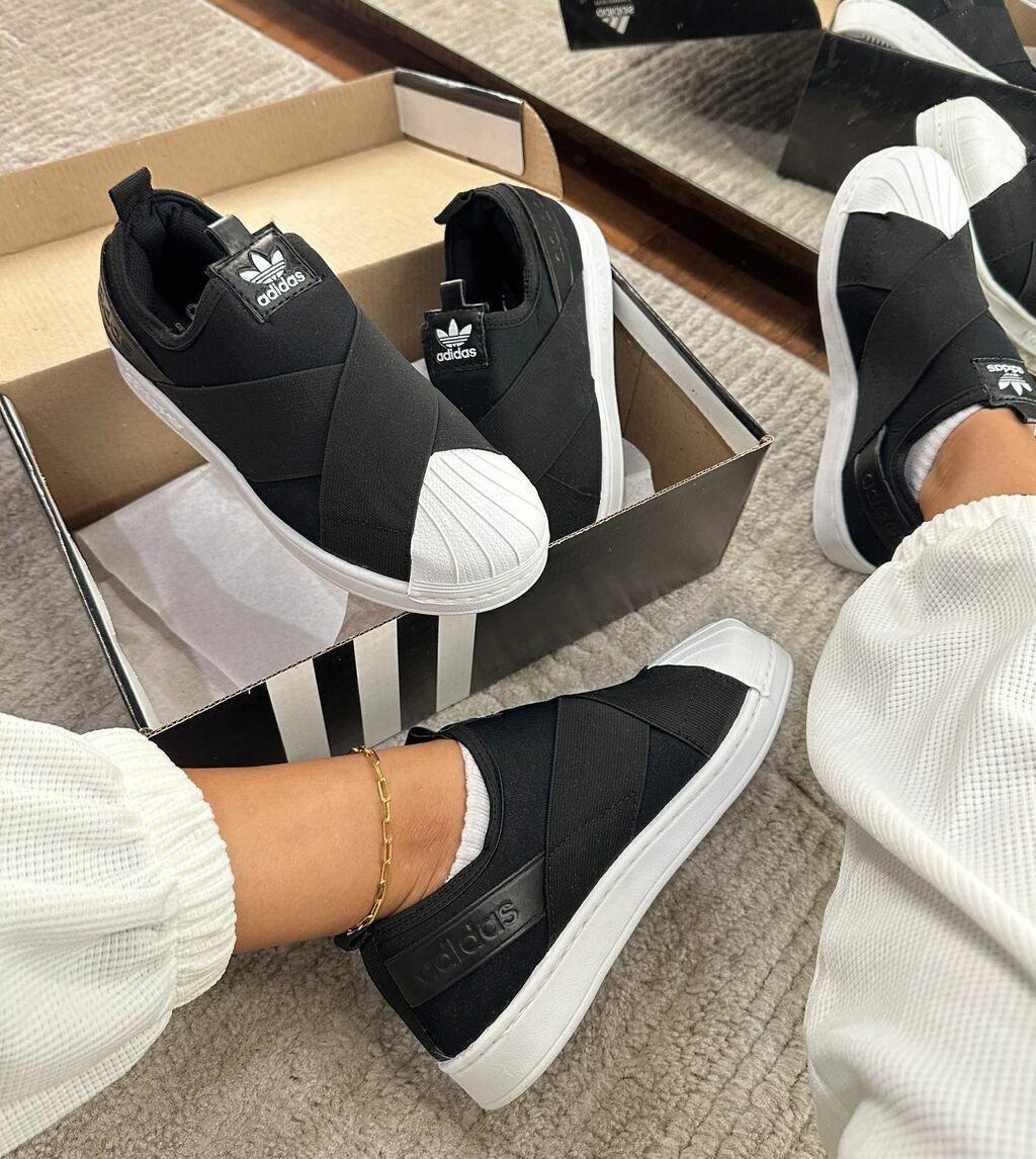 Adidas Confy 